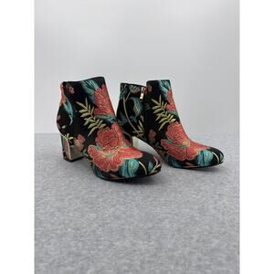 J Renee Tunatti Black Floral Jacquard Ankle Booties Block Heel Black Size 8 NWOT